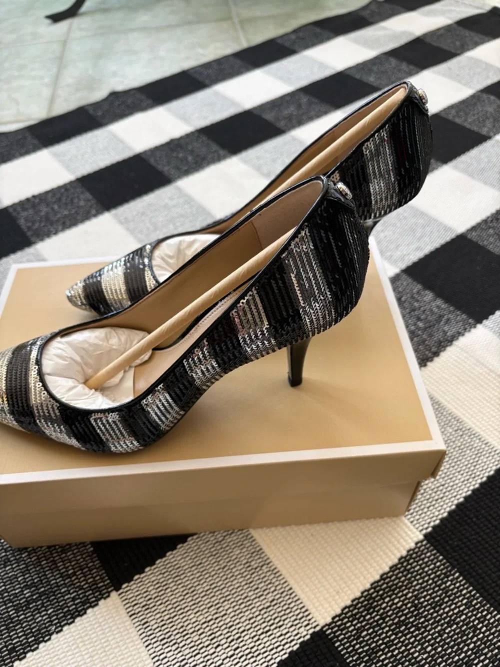 Michael Kors Black and Silver Mid Flex Pump Sequin Dress Heel - Picture 3 of 8